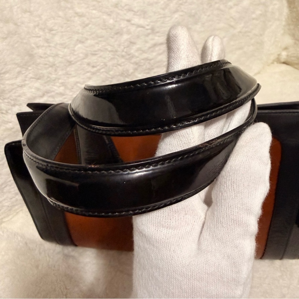 Bally Black and Tan Shoulder Bag - Picture 6 of 16